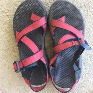 Women’s Chacos- size 7- good condition!